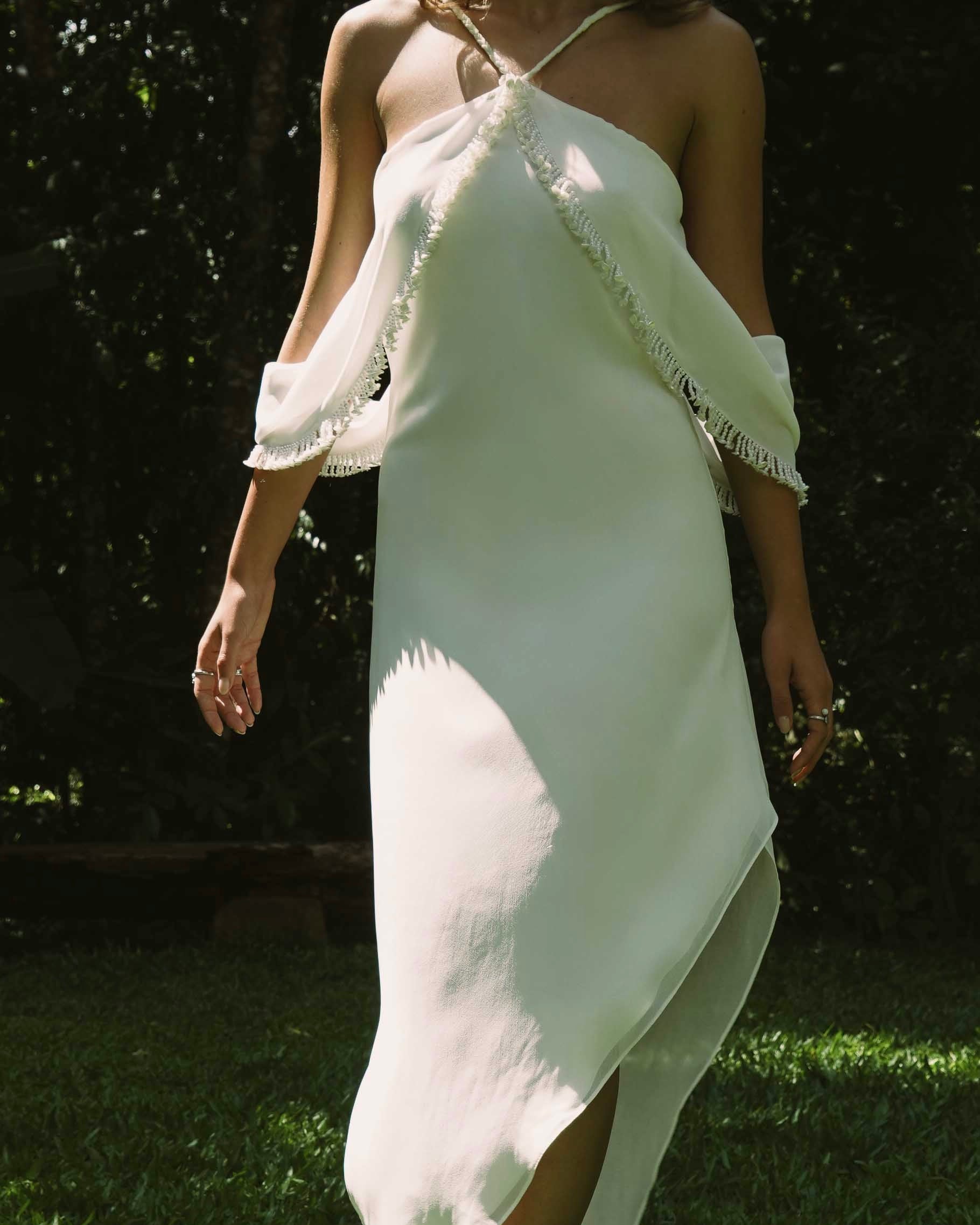 Pré-Venda Vestido Assimétrico Bordado com Alças Trançadas